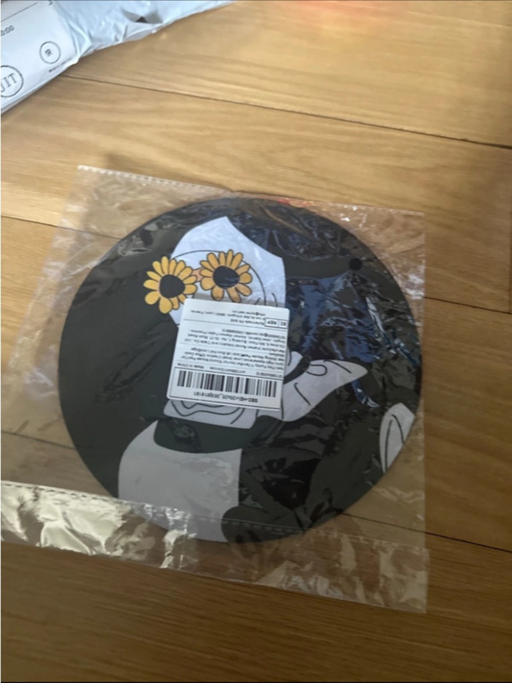 Round Black Graphic Mouse Pad with Sunflower Eyes